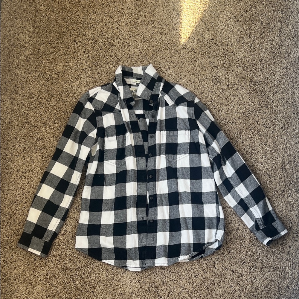 Ariat Women’s Black and White Plait Button Up Shirt